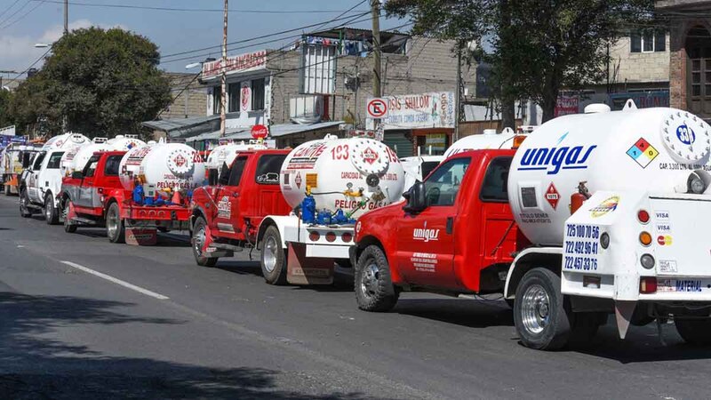 Tráfico de camiones de gas en la ciudad