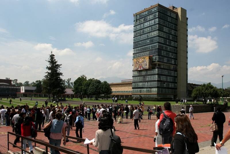 Estudiantes en el campus de la Universidad Nacional Autónoma de México (UNAM).