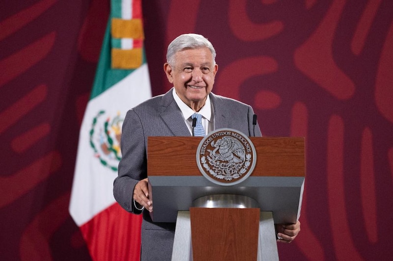 El presidente Andrés Manuel López Obrador da un discurso en el Palacio Nacional.