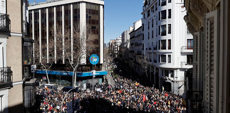 Multitudinaria manifestación en Madrid contra la corrupción