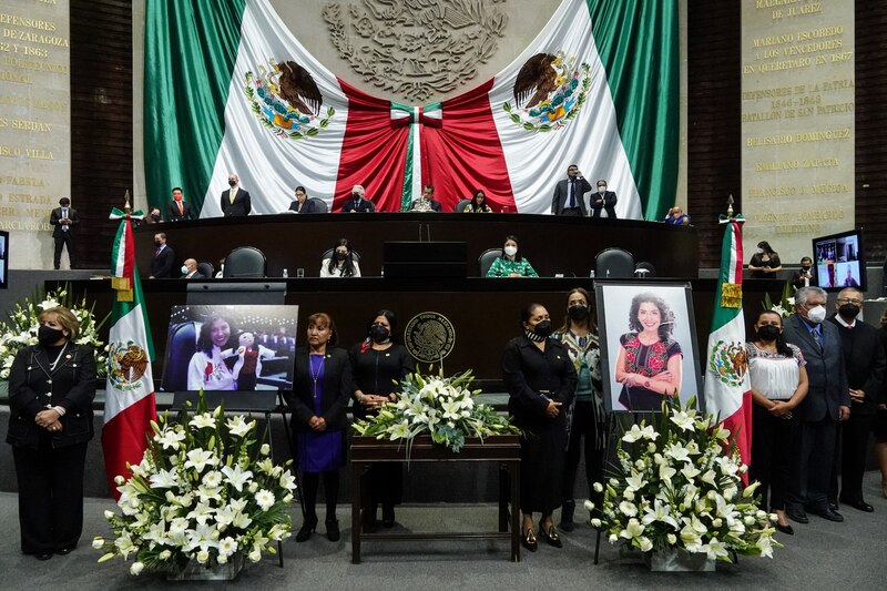 Title: Legisladores rinden homenaje a la diputada Gabriela Marín