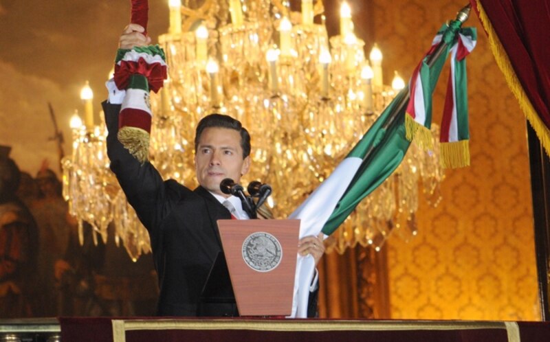 El presidente Enrique Peña Nieto da su discurso en la ceremonia del Grito de Independencia.