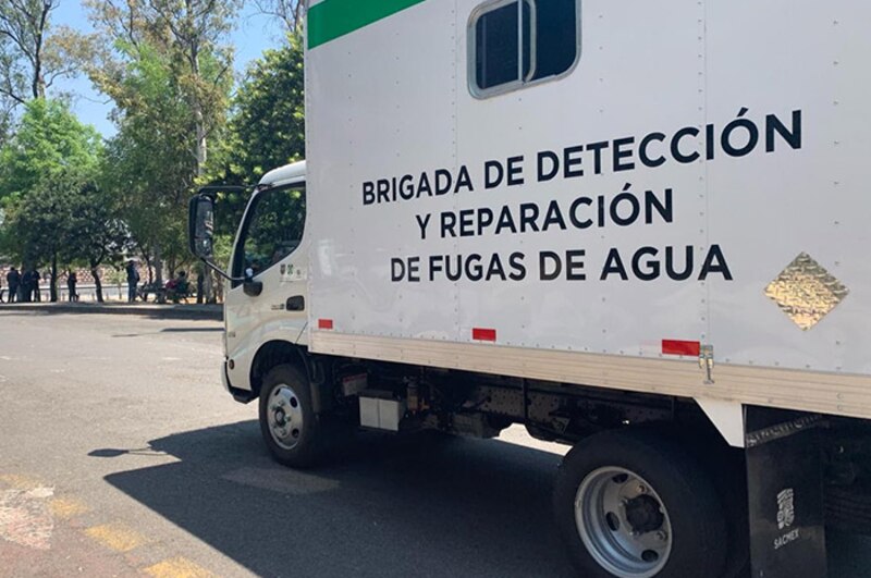 Brigada de detección y reparación de fugas de agua