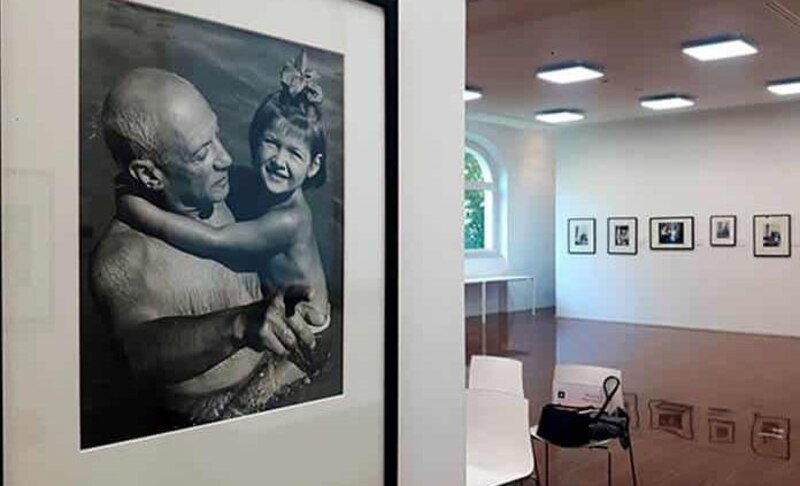 Picasso con su hija Paloma en 1954