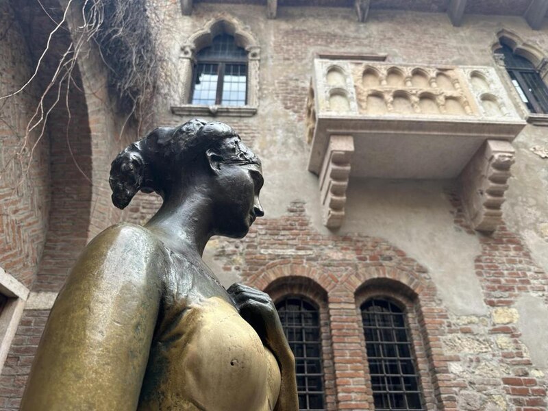 Estatua de Julieta en Verona