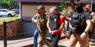 Paraguay expulsa a líder de “La Barredora”; ya viaja custodiado rumbo a México 