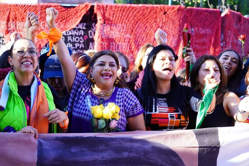 Mujeres protestando por sus derechos
