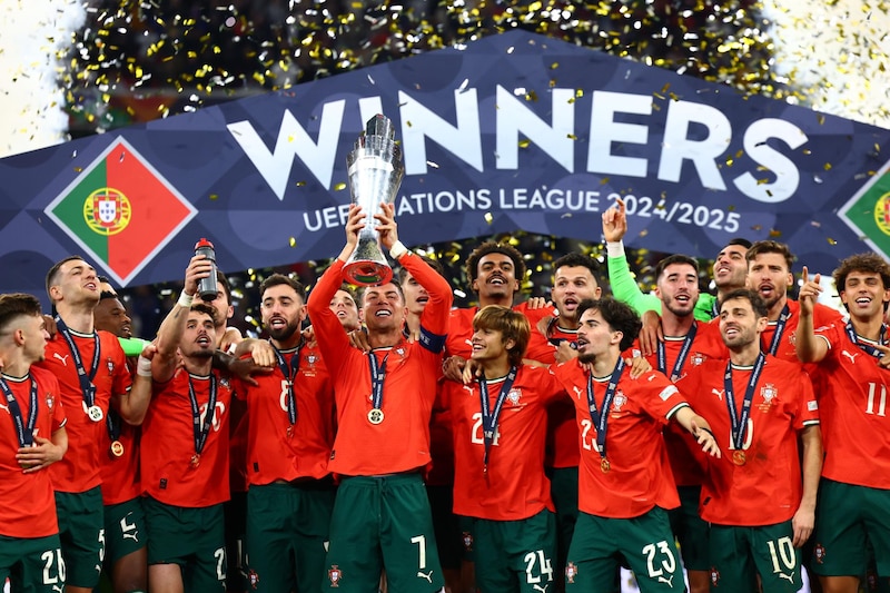 R7 y su equipo le arrebatan el título a los españoles.