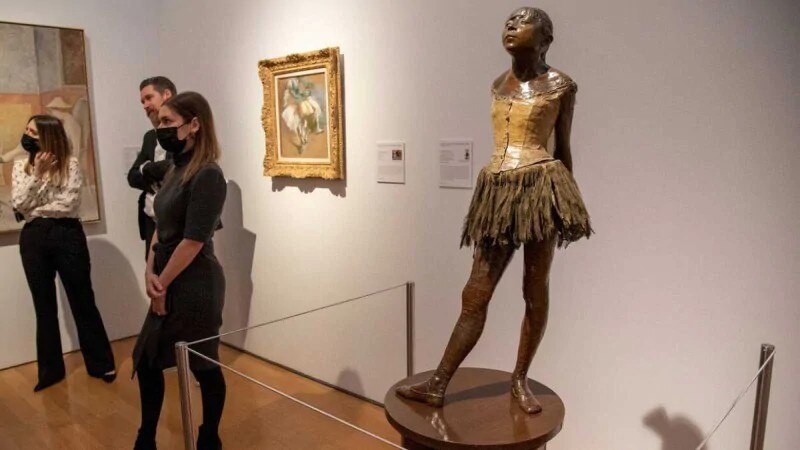 La pequeña bailarina de catorce años