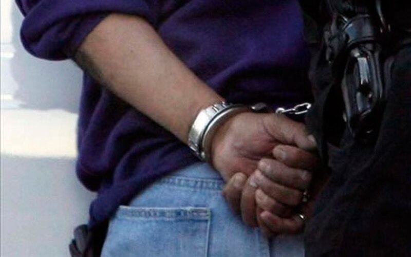 Detenido por la policía