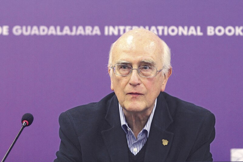El escritor Juan Villoro en la FIL de Guadalajara