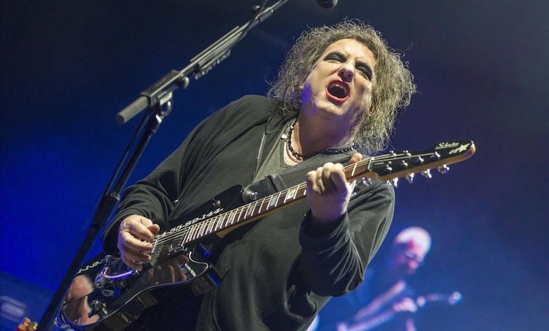 Robert Smith, vocalista de The Cure, en concierto