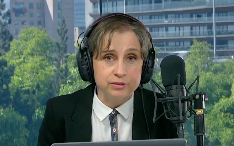 La periodista española Pepa Bueno entrevista a la escritora chilena Isabel Allende