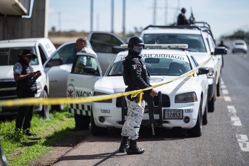 Policía custodia escena del crimen