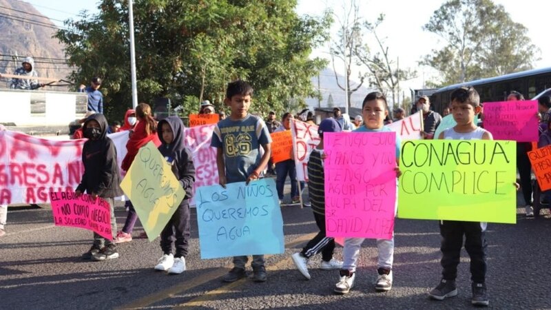 Niños protestan por falta de agua en Chiapas
