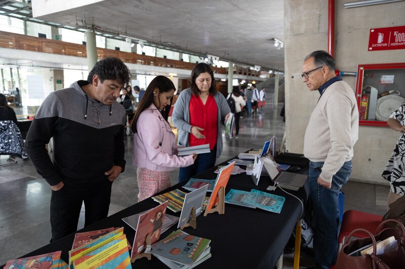 Feria de libros en la universidad