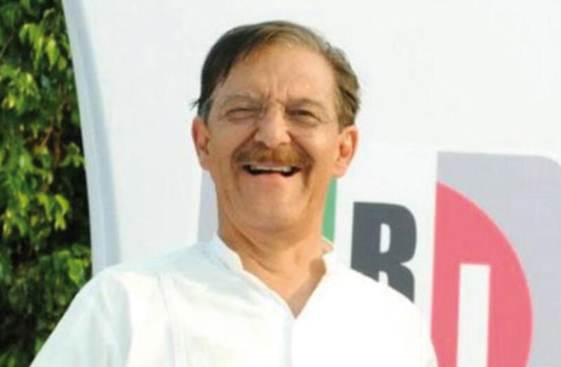 El expresidente de México, Vicente Fox, muestra su apoyo a la candidata del PAN, Josefina Vázquez Mota.