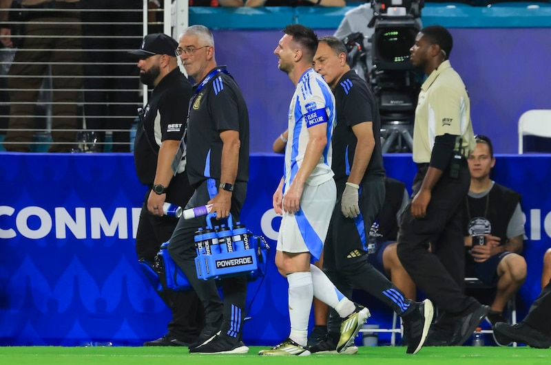 Jugador de fútbol lesionado