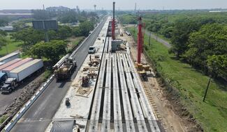 Distribuidor vial de acceso al Puerto de Veracruz alcanza 80% de avance