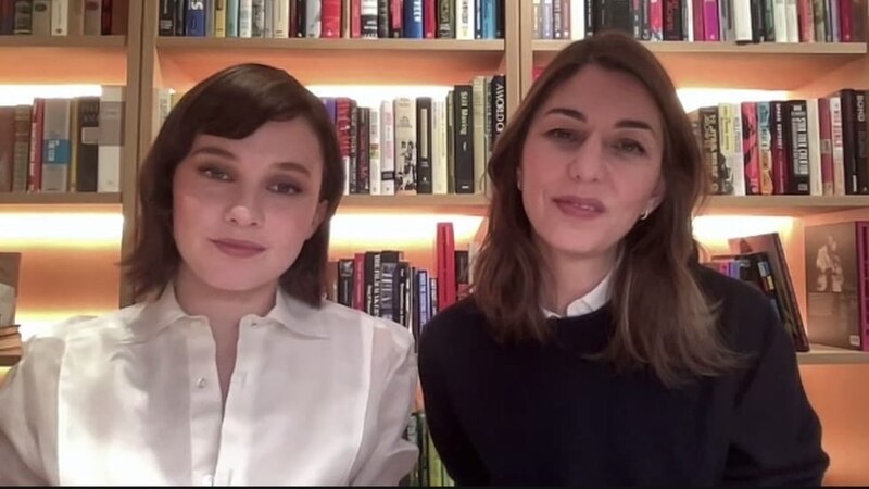 La actriz Daisy Ridley y la directora Rian Johnson hablan sobre la película Star Wars: Los últimos Jedi