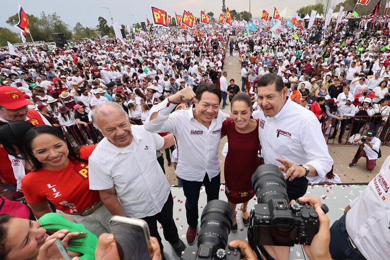 AMLO encabeza mitin en Puebla arropado por Barbosa, Sheinbaum y Armenta