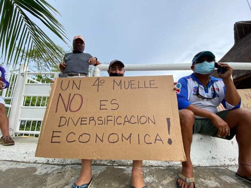 Protesta contra la construcción de un cuarto muelle en Progreso