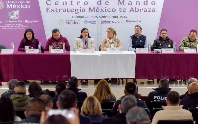 Maru Campos en conferencia de prensa sobre estrategias de seguridad y atención humanitaria para migrantes en Chihuahua