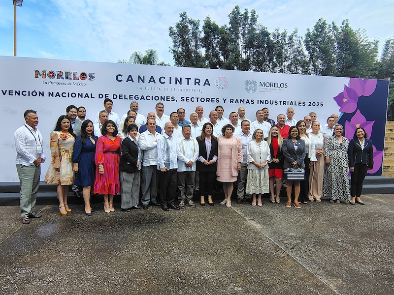 Durante la Convención Nacional de Delegaciones, Sectores y Ramas Industriales, la dirigente de la Canacintra, Esperanza Ortega, resaltó urgen mayores tasas de crecimiento económico, para superar rezagos