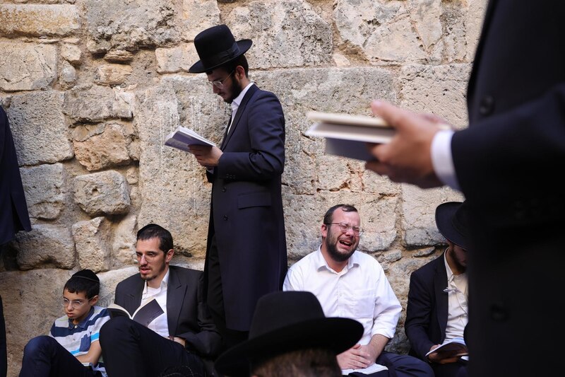 Judíos ortodoxos en el Muro de las Lamentaciones