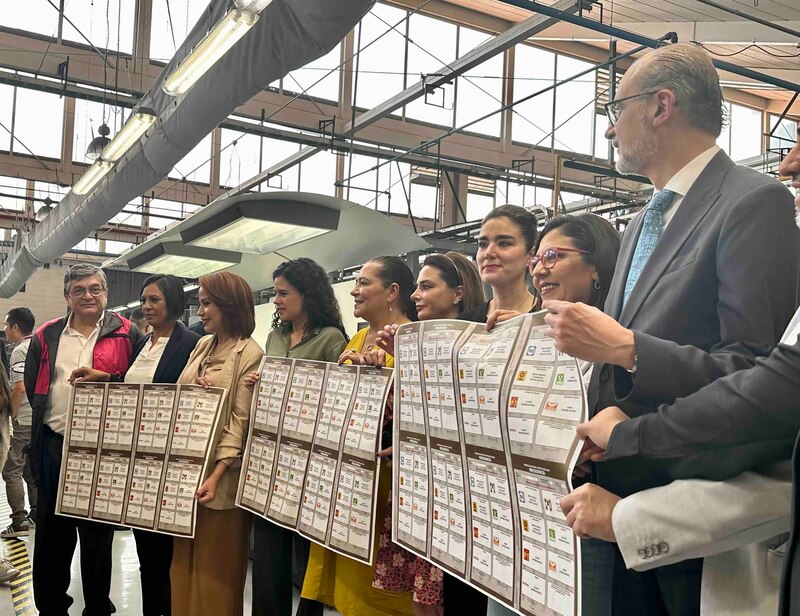 Entrega de boletas electorales para las elecciones de 2023 en México