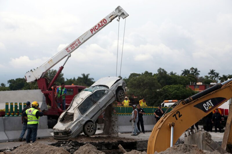 Accidente de coche en la carretera