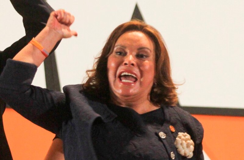 La presidenta de la Comunidad de Madrid, Isabel Díaz Ayuso, celebra la victoria del PP en las elecciones autonómicas de 2021.