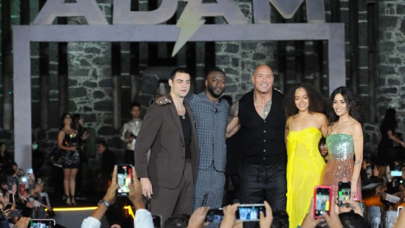 Dwayne Johnson, Ryan Reynolds, Gal Gadot y Mark Ruffalo en el estreno de 'Adam Project'