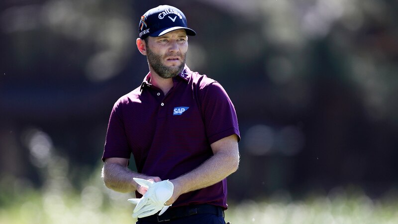 El golfista Sergio García se prepara para un golpe durante un torneo