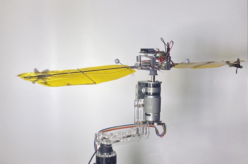 Dron con alas que parecen hélices