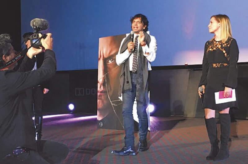 El actor Javier Bardem habla en una rueda de prensa durante el Festival de Cine de San Sebastián.