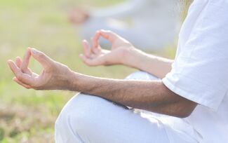 Religión/espiritualidad pueden proteger contra  la depresión entre los jóvenes jugadores en línea 