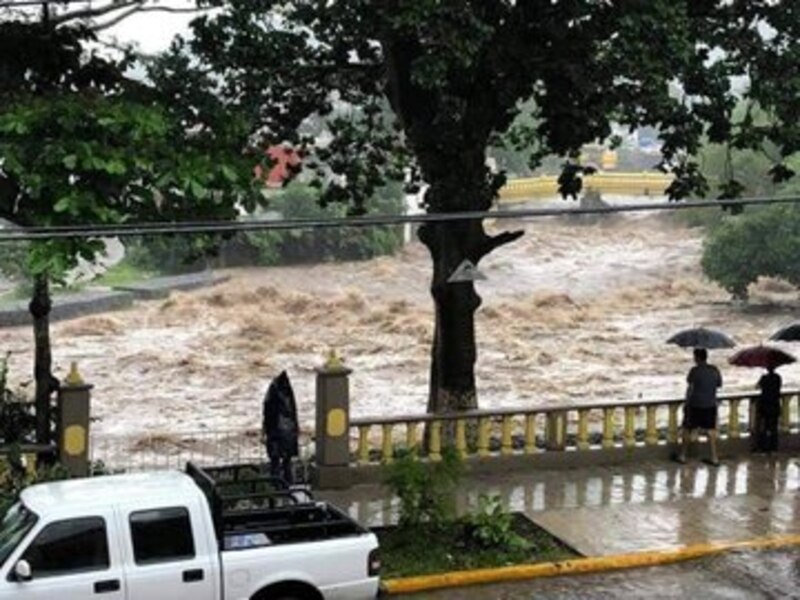 Inundaciones en Honduras dejan al menos 10 muertos