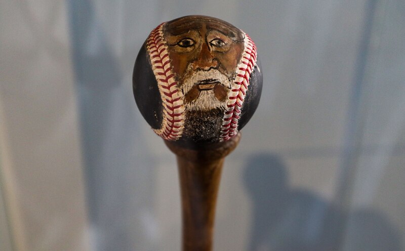 Bastón con cabeza de béisbol