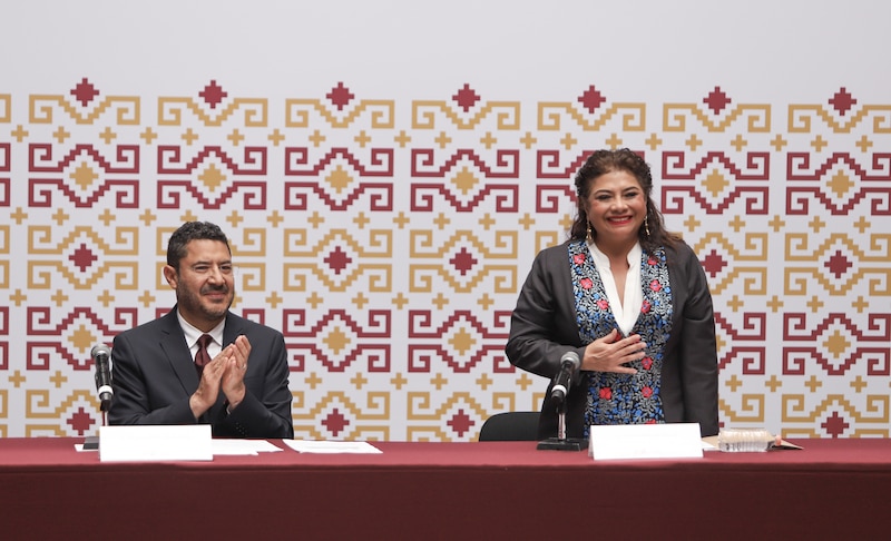 Presentación del libro "El tejido de la memoria" de la autora Silvia Rivas.