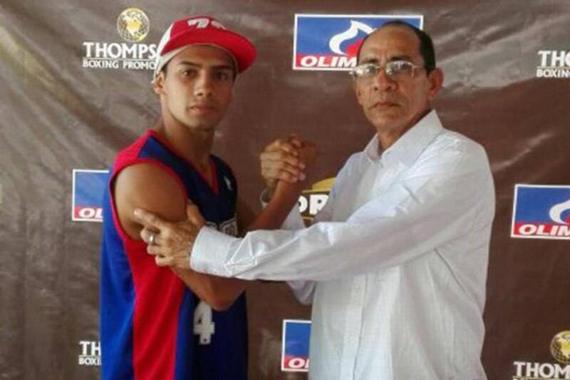 El boxeador puertorriqueño, Jonathan Oquendo, firma con Thompson Boxing Promotions