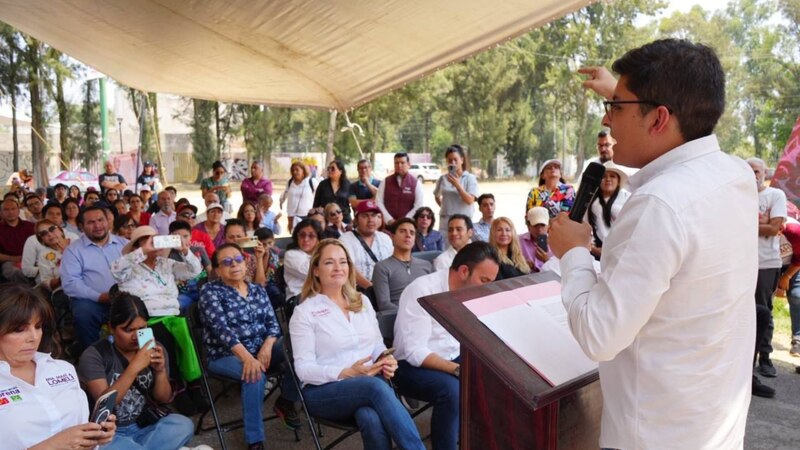 El candidato a la alcaldía de la coalición "Va por México", Luis Donaldo Colosio Riojas, durante un mitin en Guadalupe, Nuevo León.