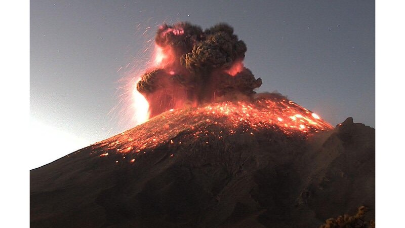 Volcán en erupción