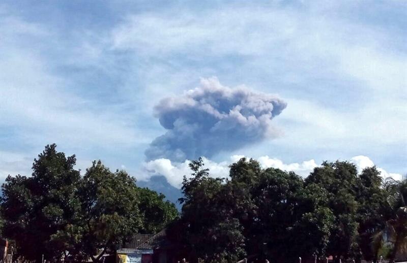 Volcán en erupción