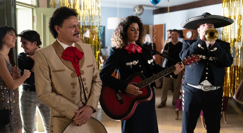 Mariachi tocando en una fiesta