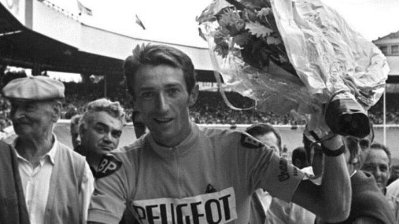 Louison Bobet, ciclista francés, ganador del Tour de Francia en 1953 y 1954.