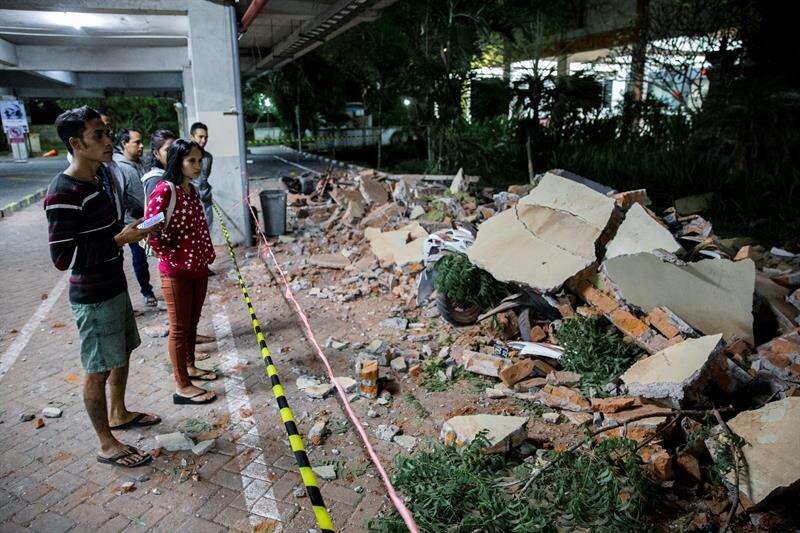 Terremoto en Indonesia deja destrucción a su paso