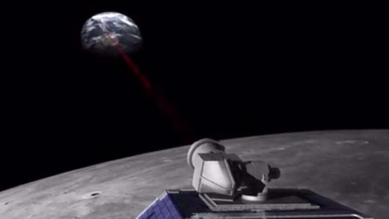 El Lunar Reconnaissance Orbiter dispara un láser a la Tierra