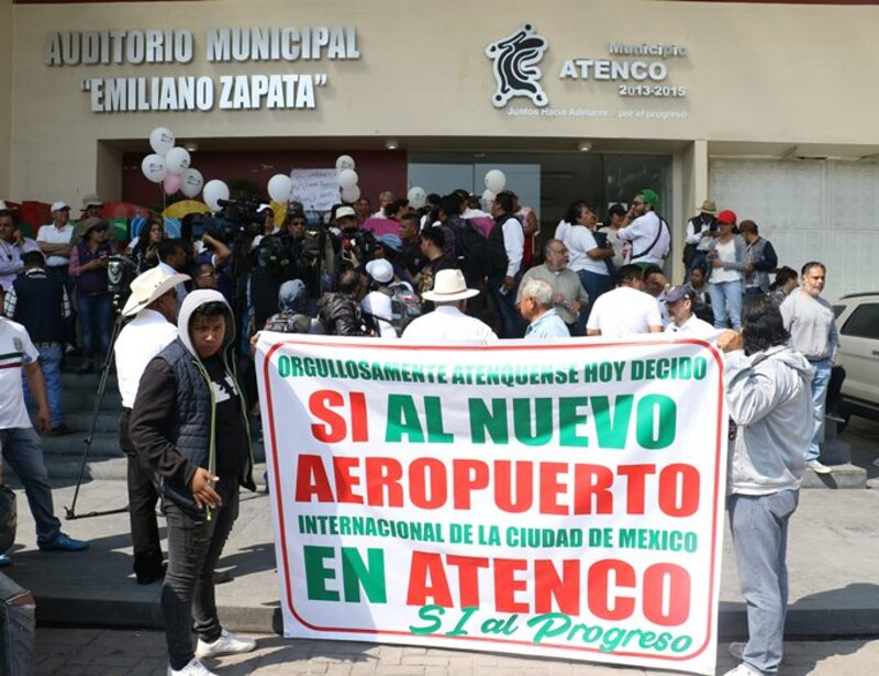 Protesta contra la construcción del aeropuerto en Atenco