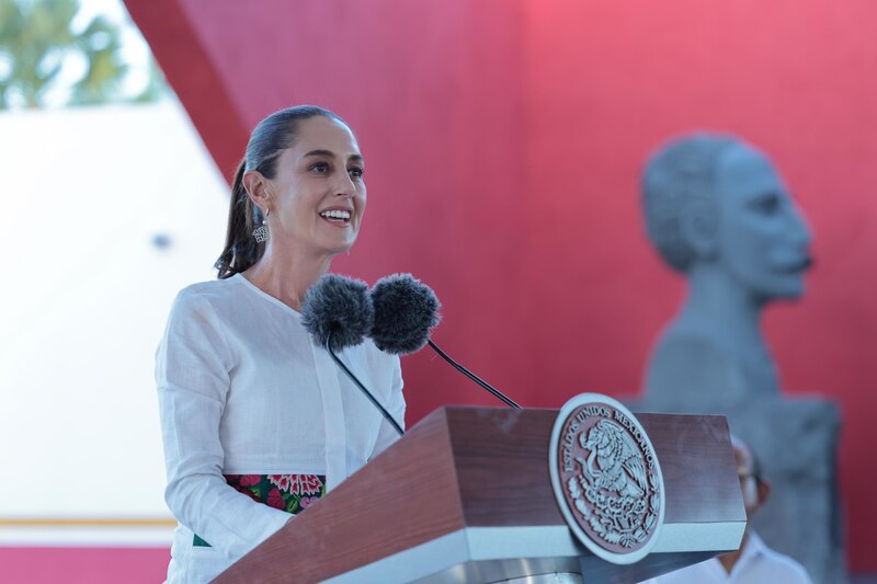 La Jefa de Gobierno de la Ciudad de México, Claudia Sheinbaum Pardo, pronuncia un discurso durante un evento público.